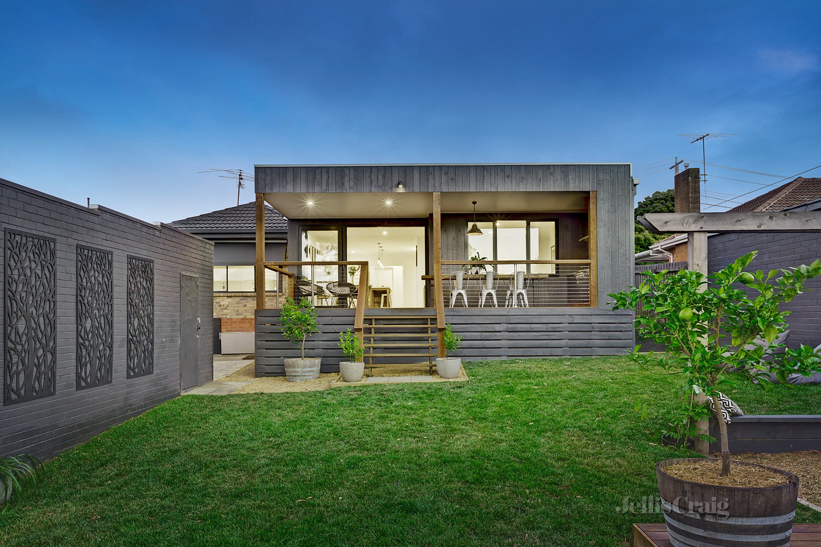 11 Cassinia Avenue, Ashwood image 2