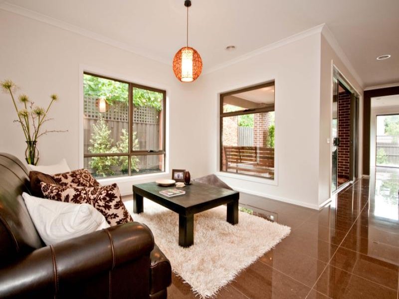 11 Charles Street, Surrey Hills image 2