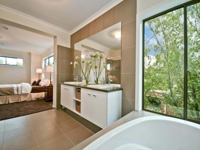 11 Charles Street, Surrey Hills image 6