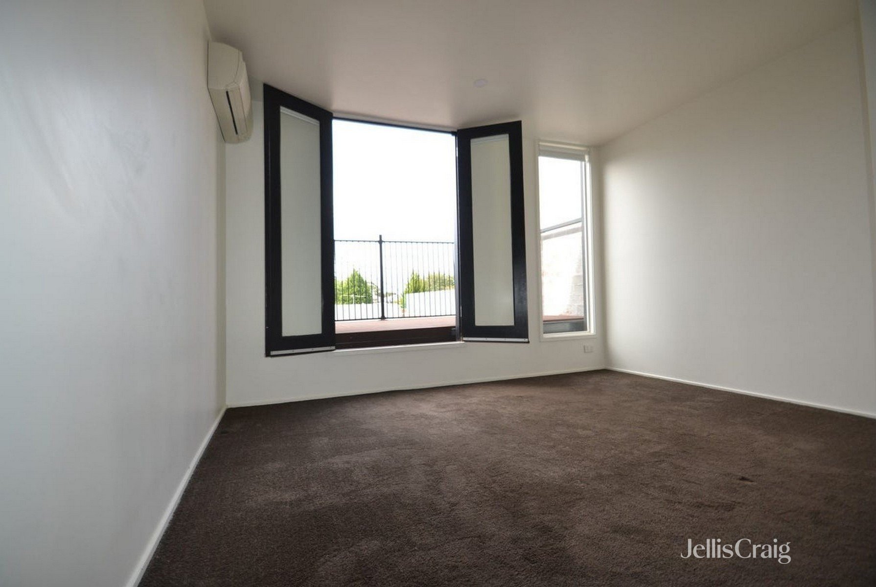 11 Charlotte Street, Collingwood image 3