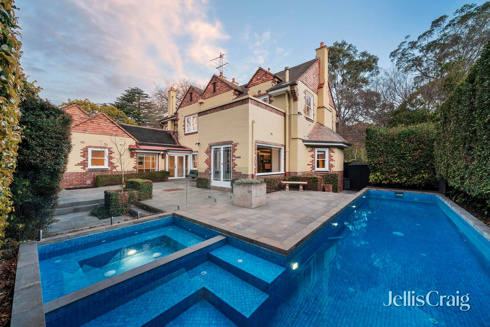 11 Chatfield Avenue, Balwyn image 4