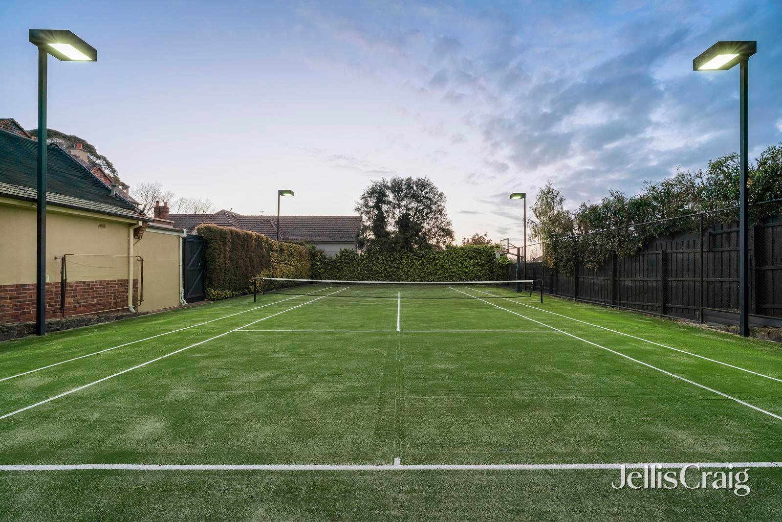 11 Chatfield Avenue, Deepdene image 3