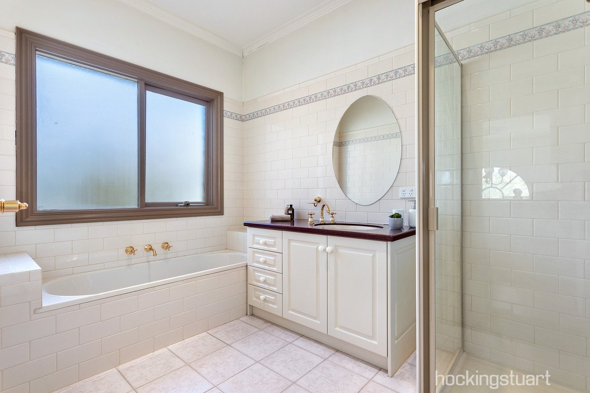 11 Chertsey Street, Surrey Hills image 10