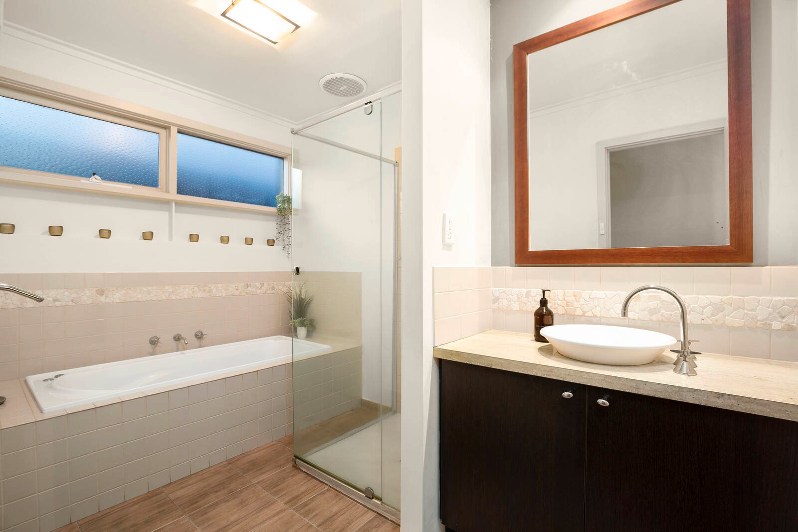 Property Gallery Thumbnail 8