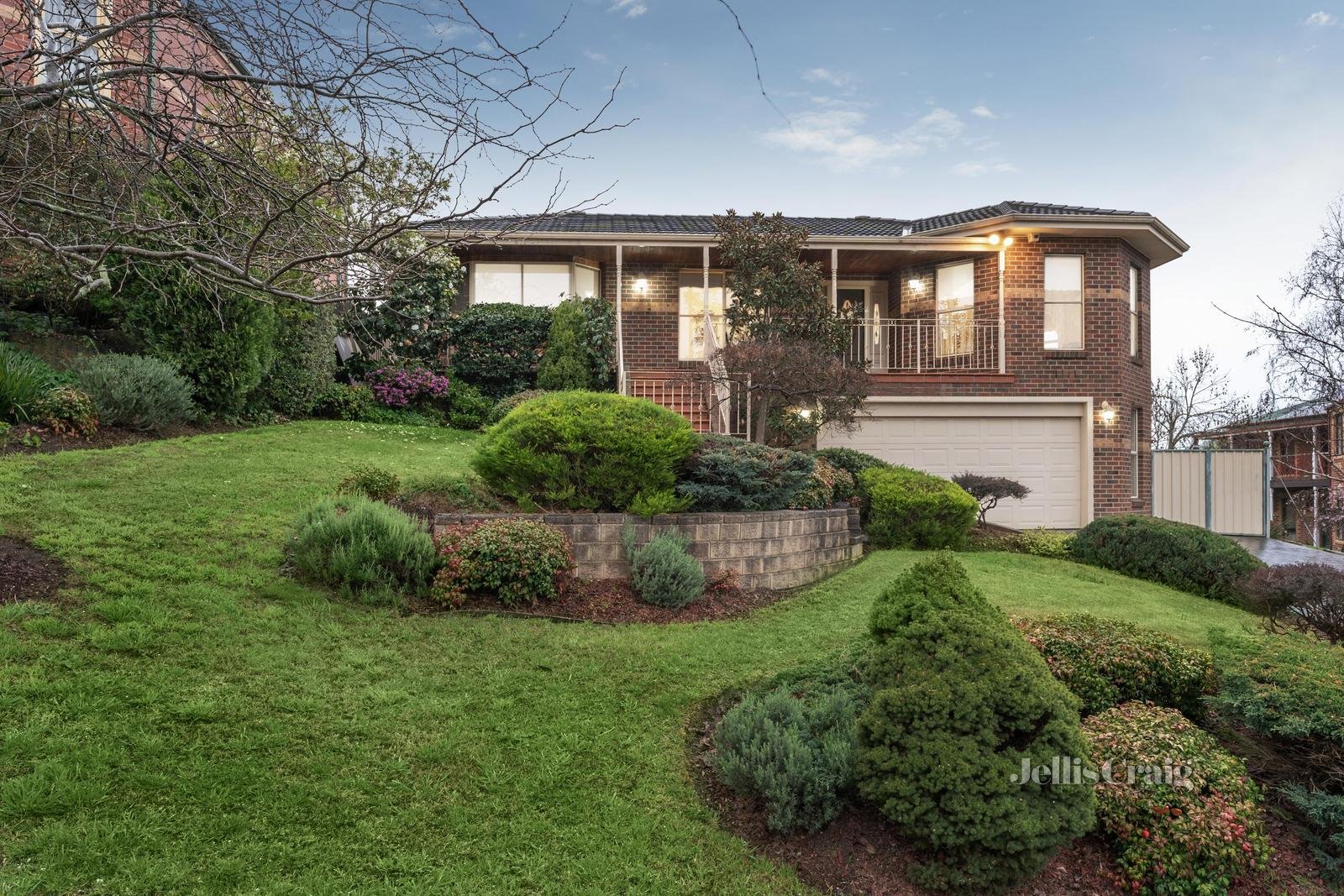 11 Clearwater Close, Eltham image 1