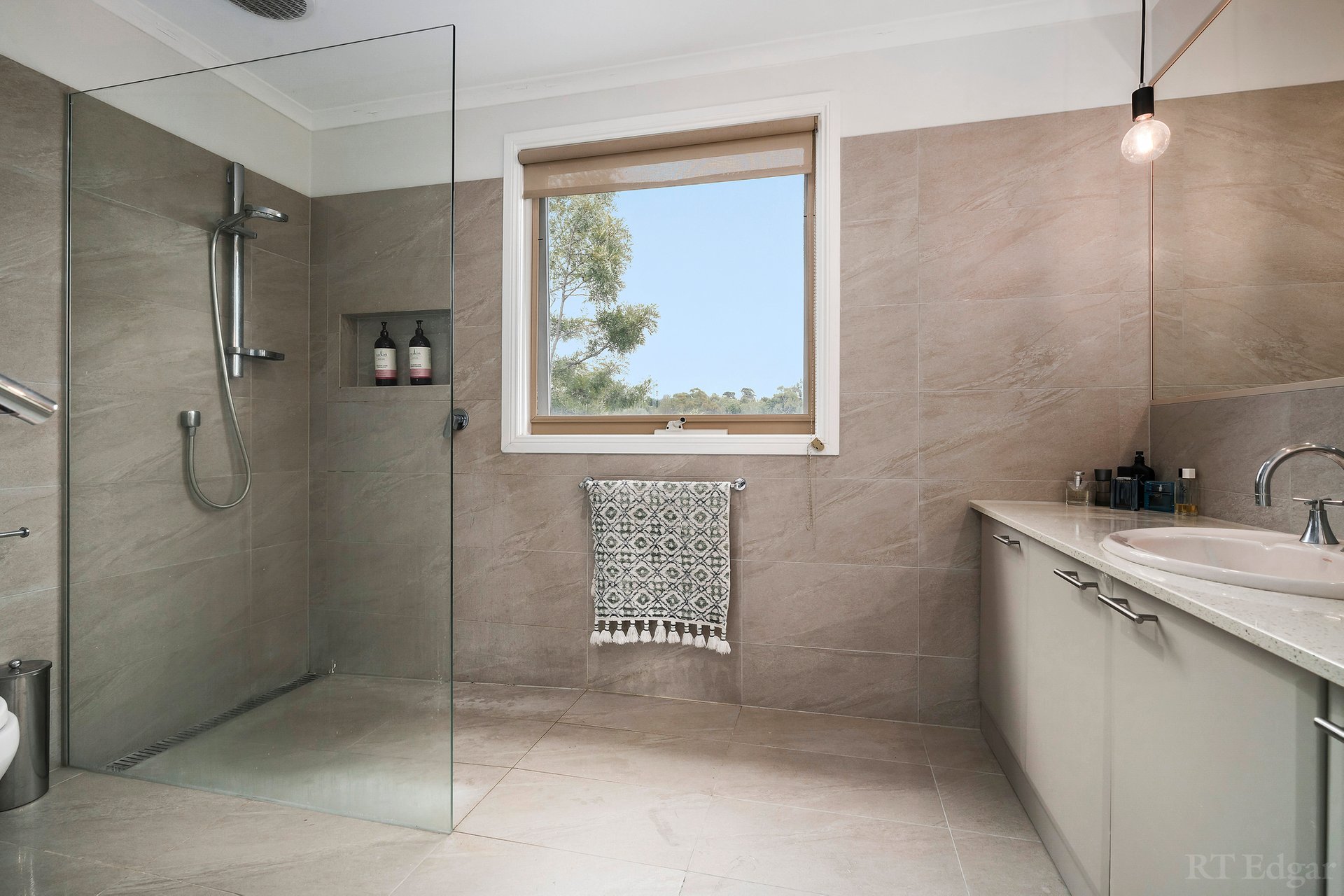 Property Gallery Thumbnail 8