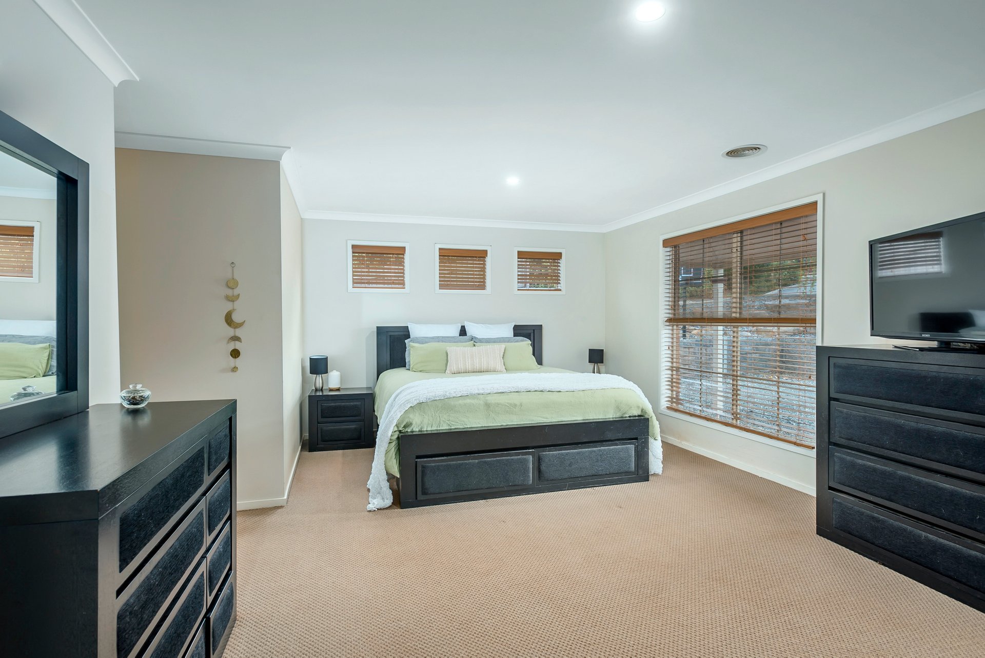 Property Gallery Thumbnail 7