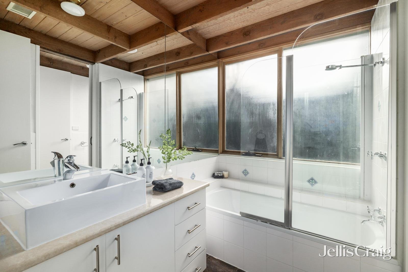 11 Clyde Street, Glen Iris image 7