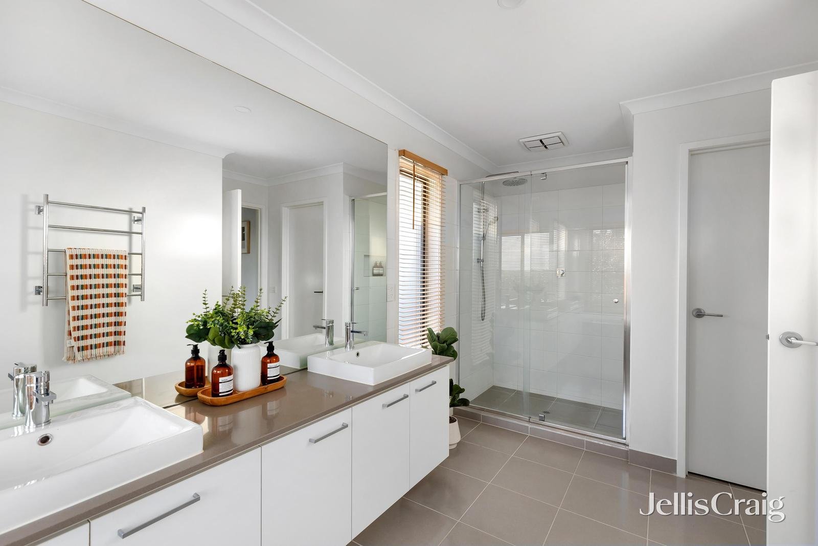 11 Collard Drive, Diamond Creek image 6
