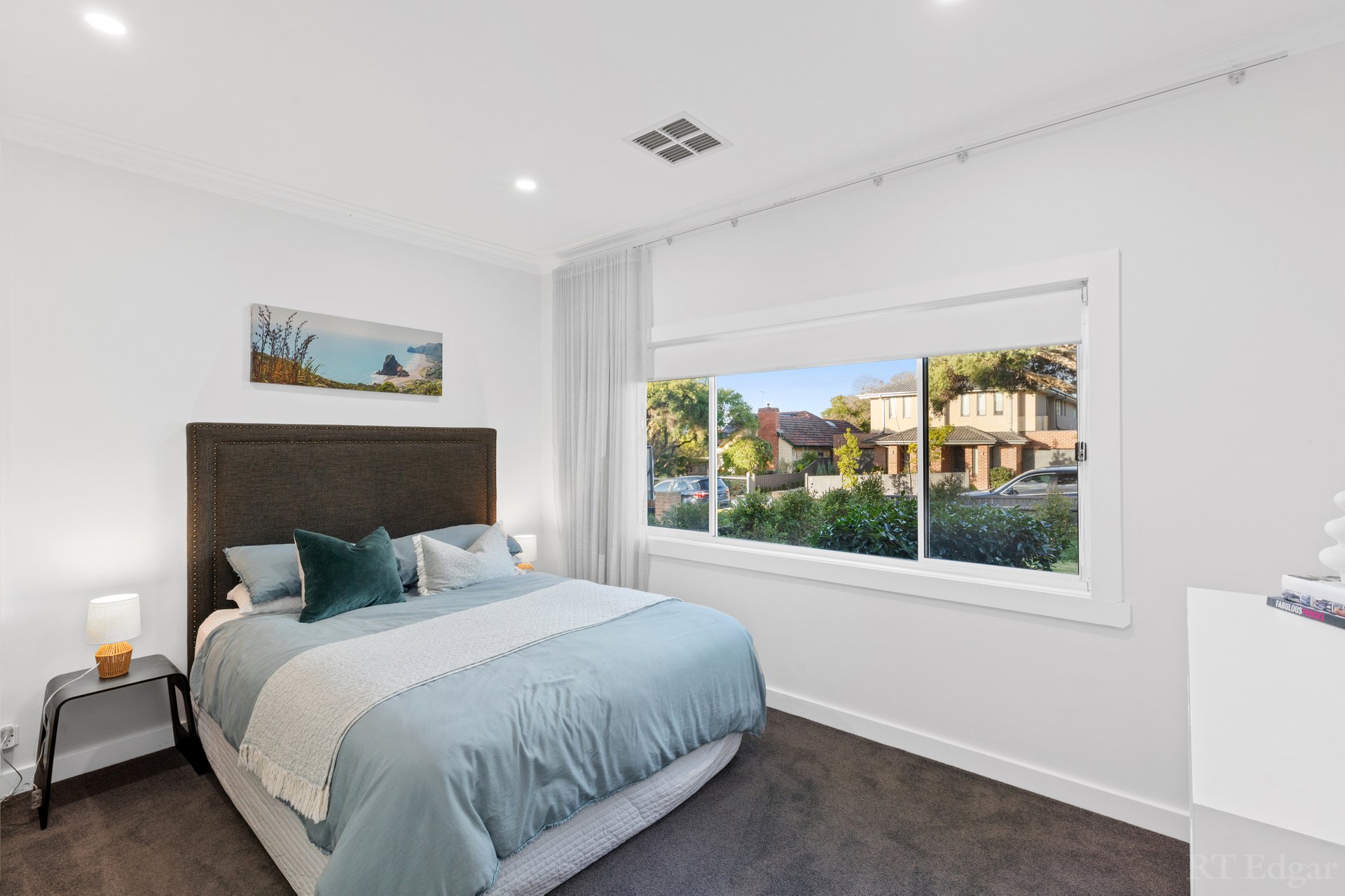 Property Gallery Thumbnail 11