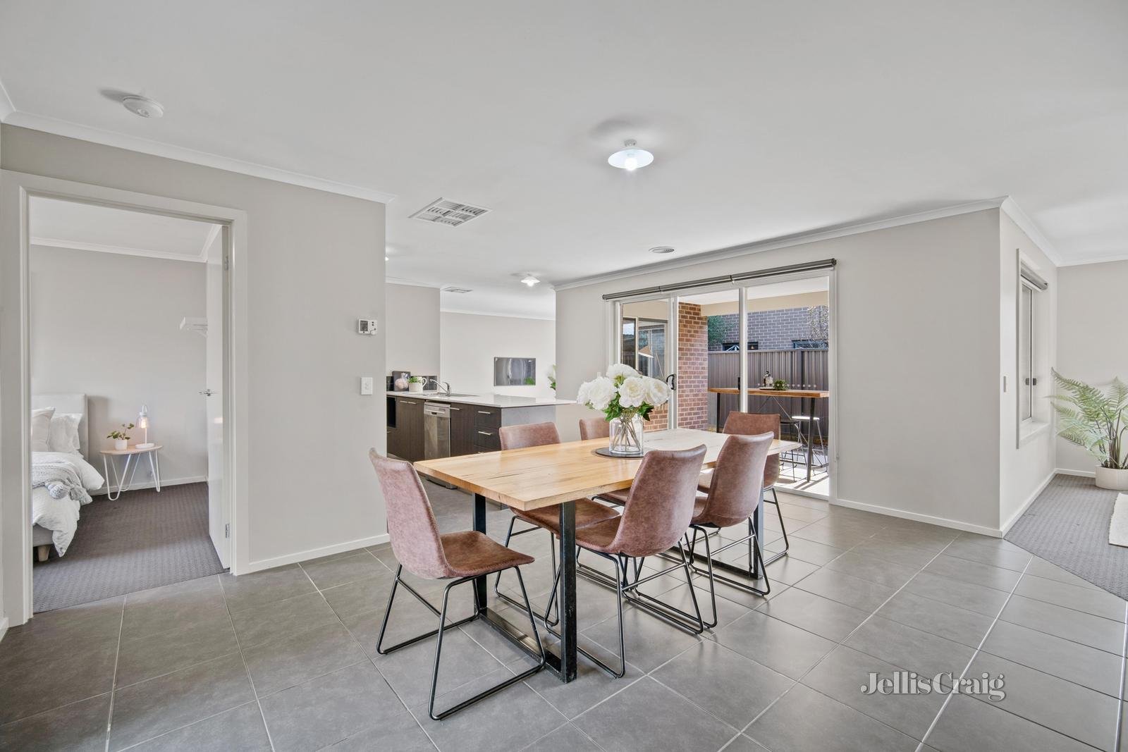 11 Craven Street, Lucas image 5