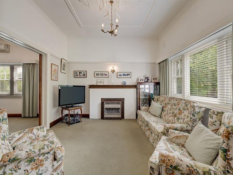11 Cremorne Street, Balwyn image 2