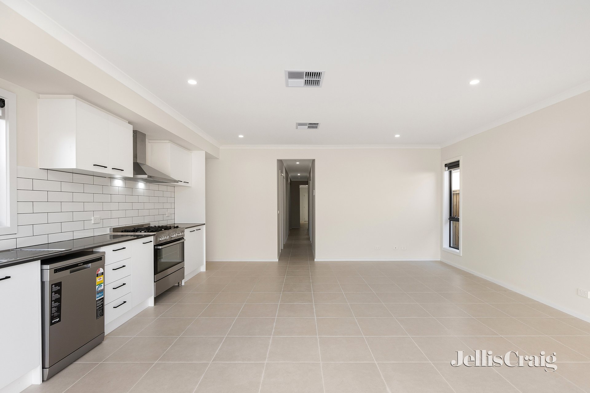 11 Croce Avenue, Wollert image 3