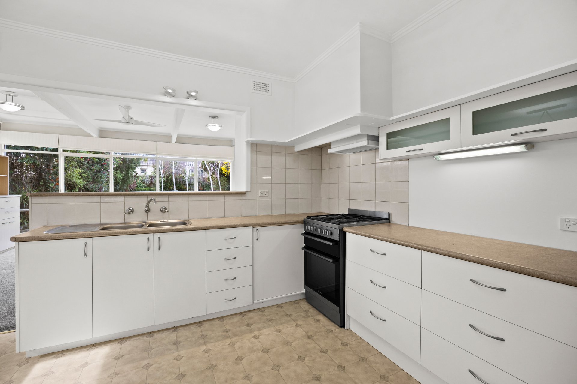 11 Cromwell Street, Burwood image 3