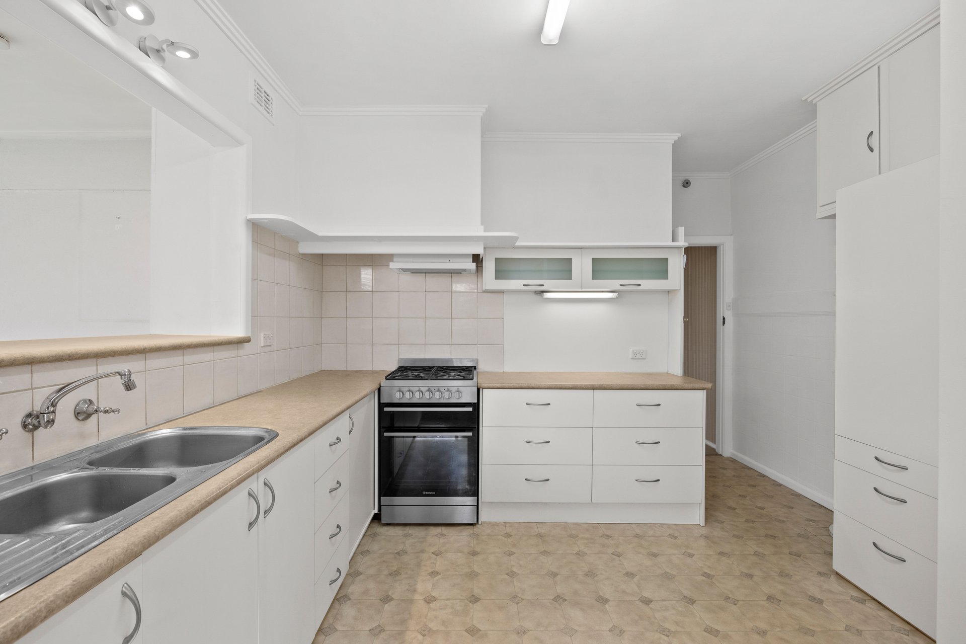 11 Cromwell Street, Burwood image 4