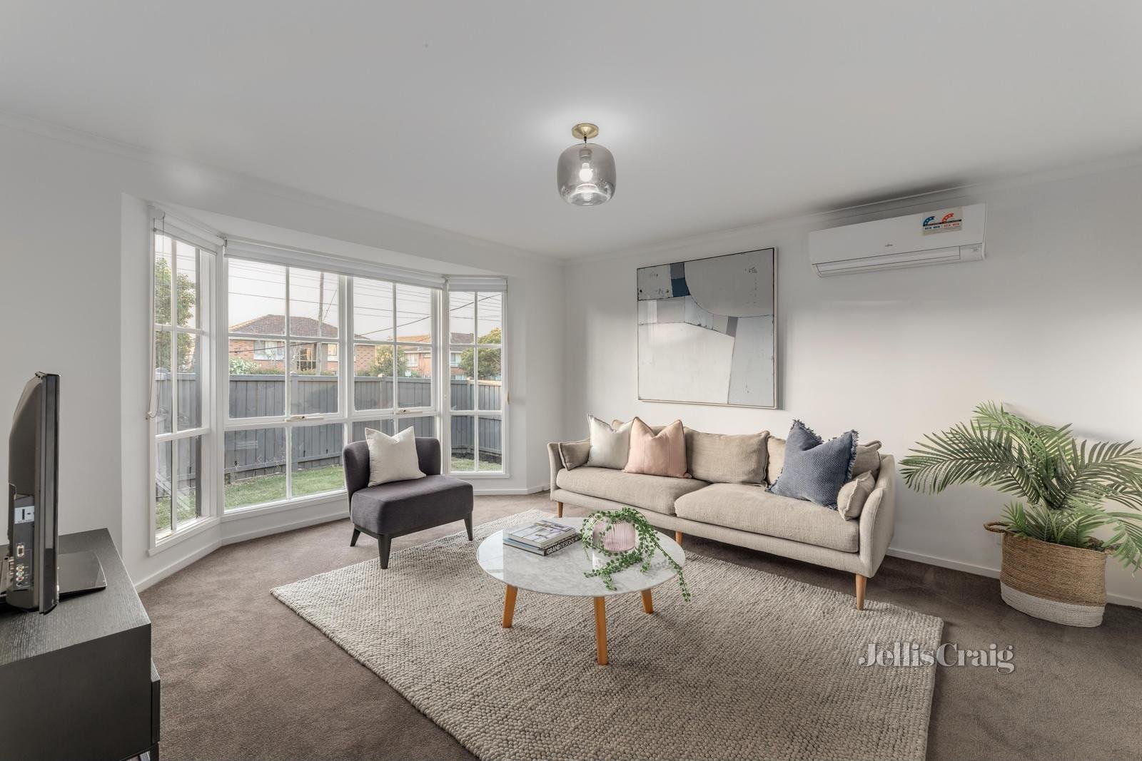 1/1 Crosbie Road, Murrumbeena image 2