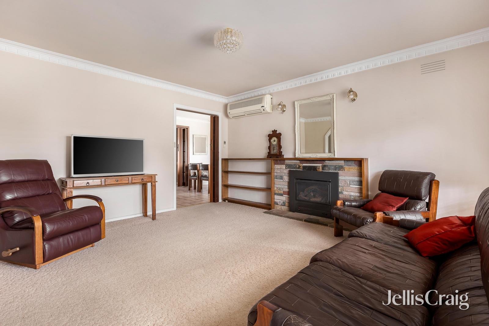 11 Curtin Court, Altona image 3