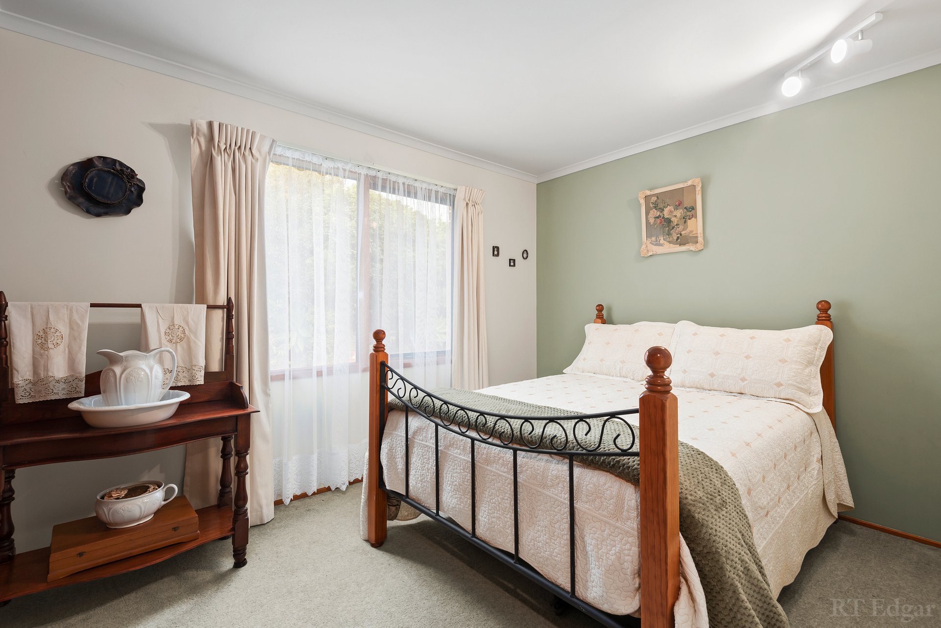 Property Gallery Thumbnail 11