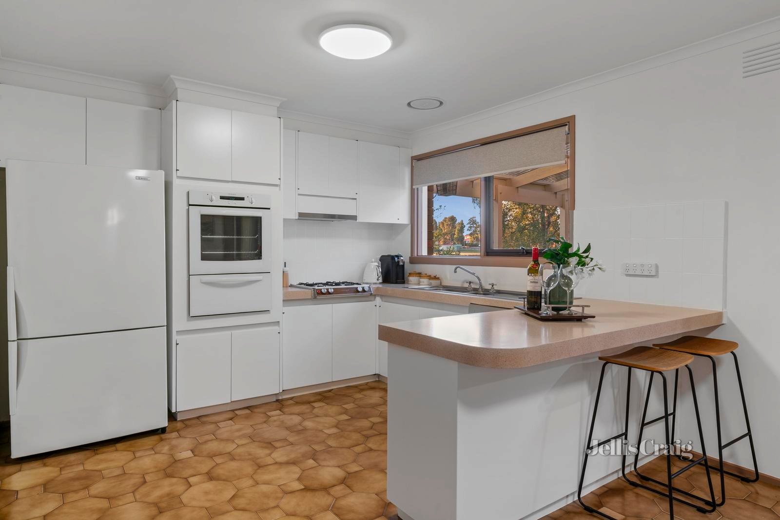 11 Cuthbert Court, Wantirna South image 5