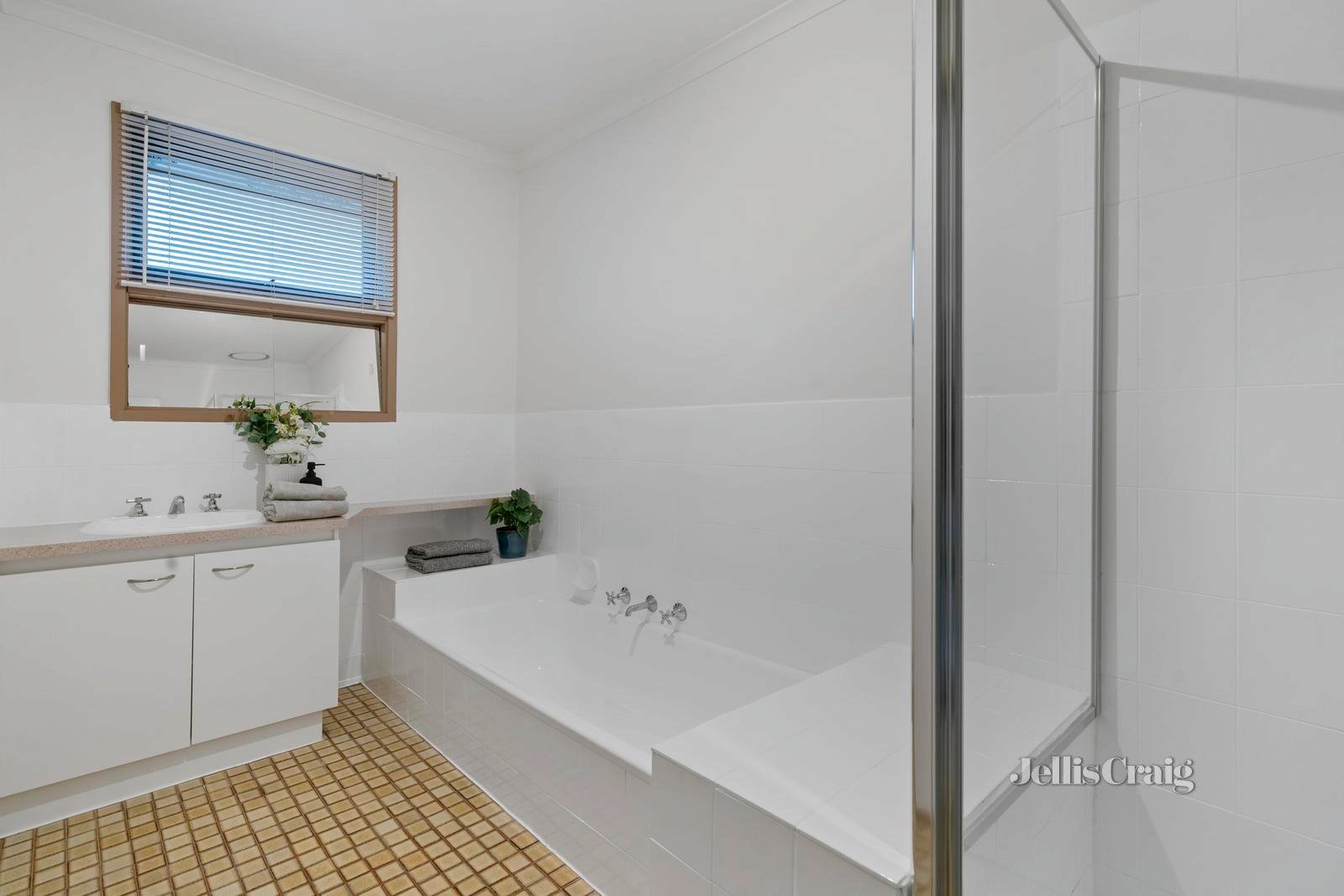 11 Cuthbert Court, Wantirna South image 7