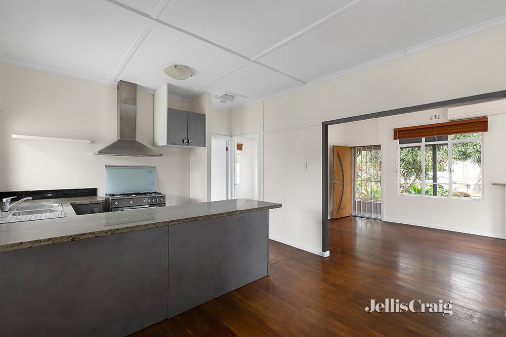 11 Cypress Street, Heidelberg West image 3