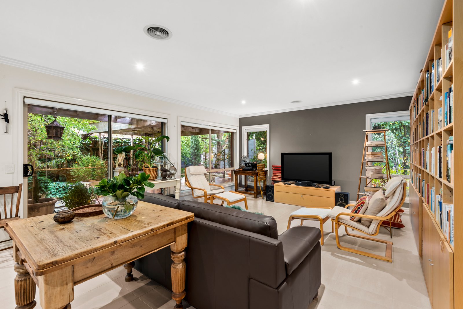 Property Gallery Thumbnail 8
