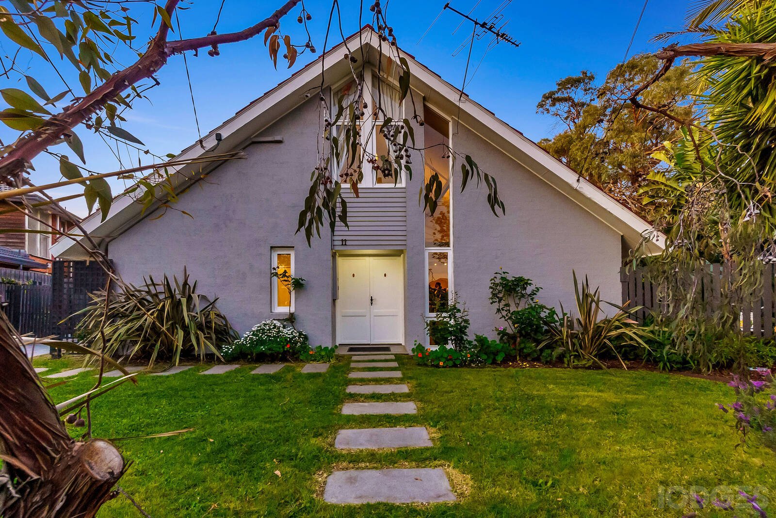 11 Daniel Court Mentone