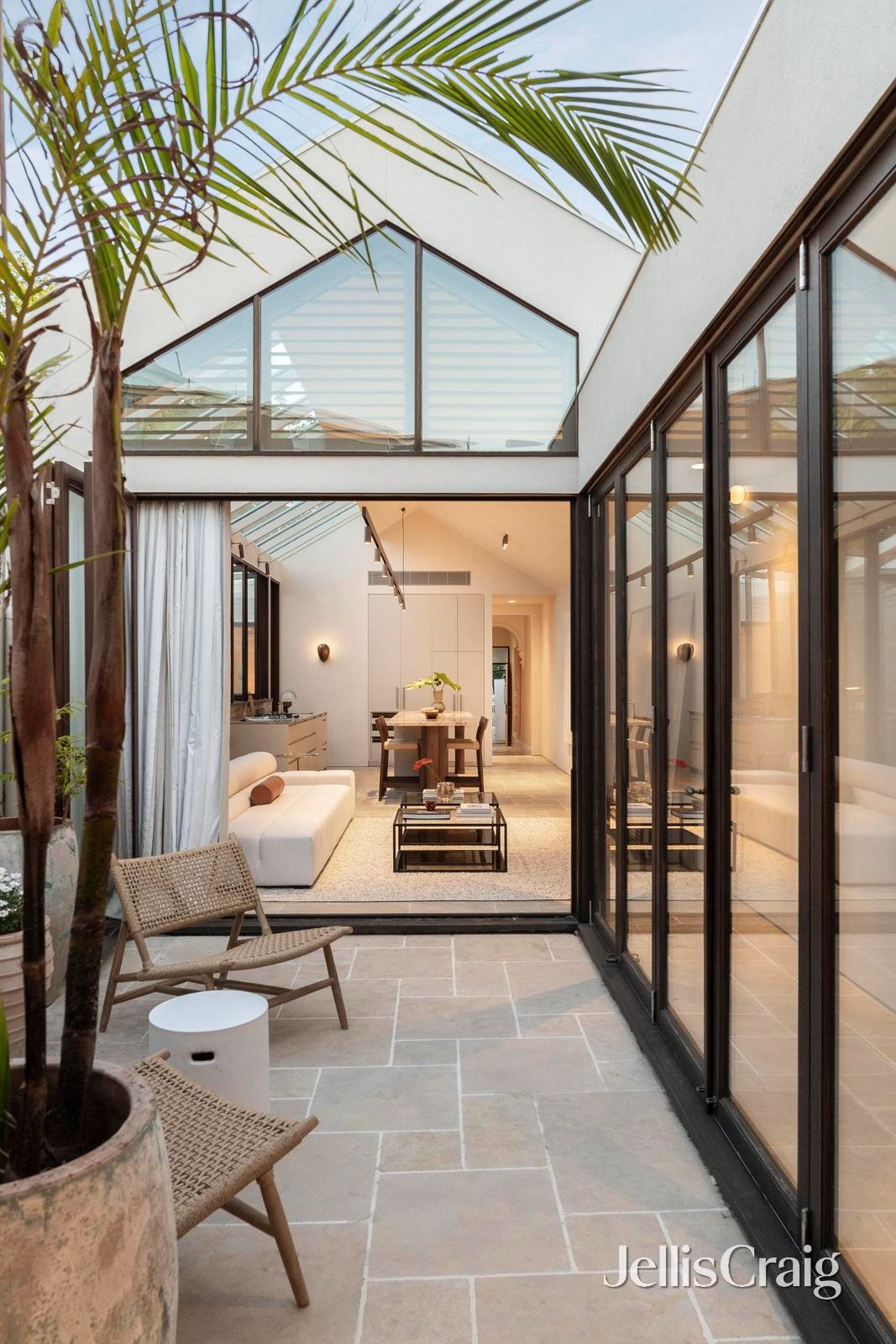 11 Davis Avenue, South Yarra image 6