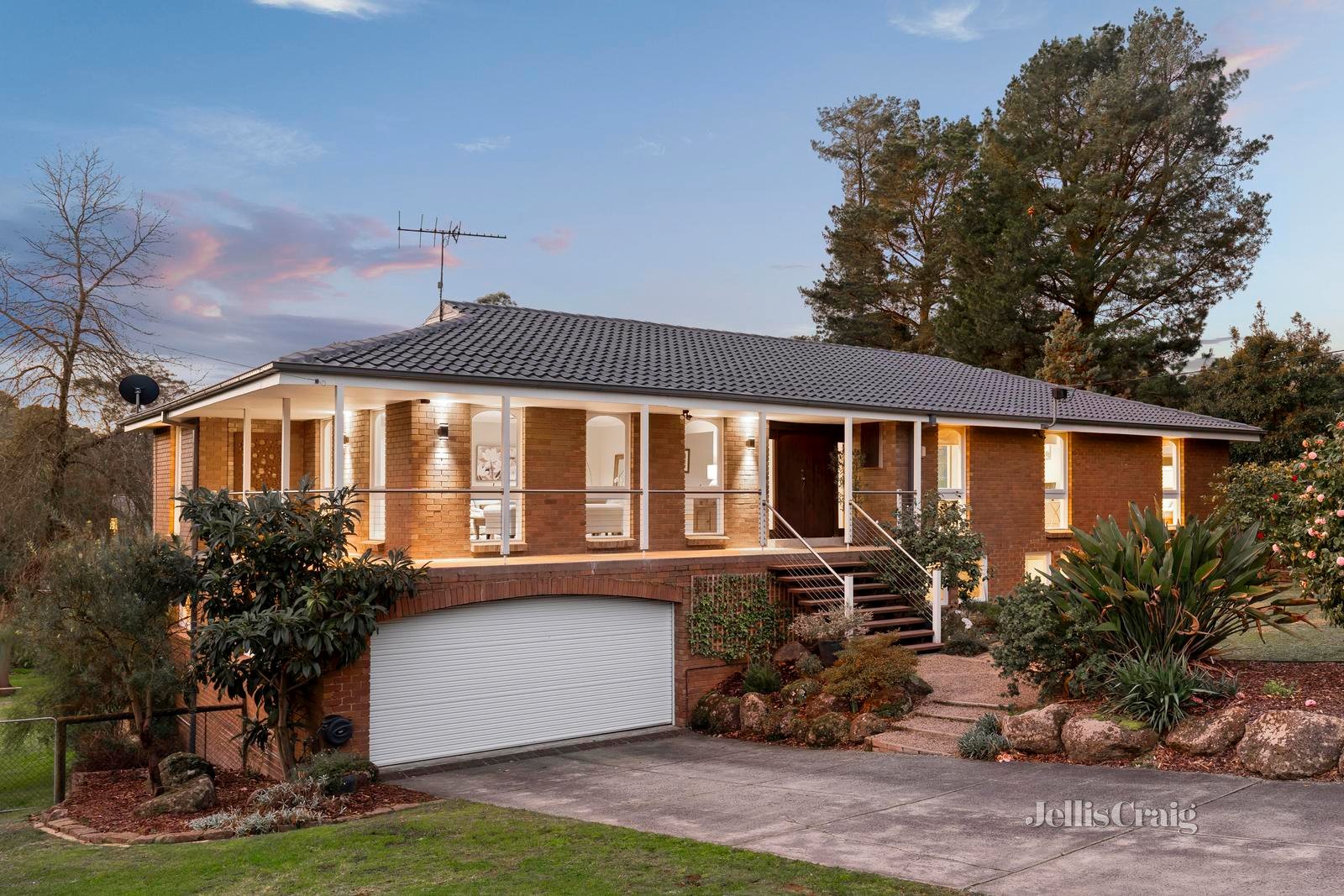 11 Dempster Court, Donvale image 2