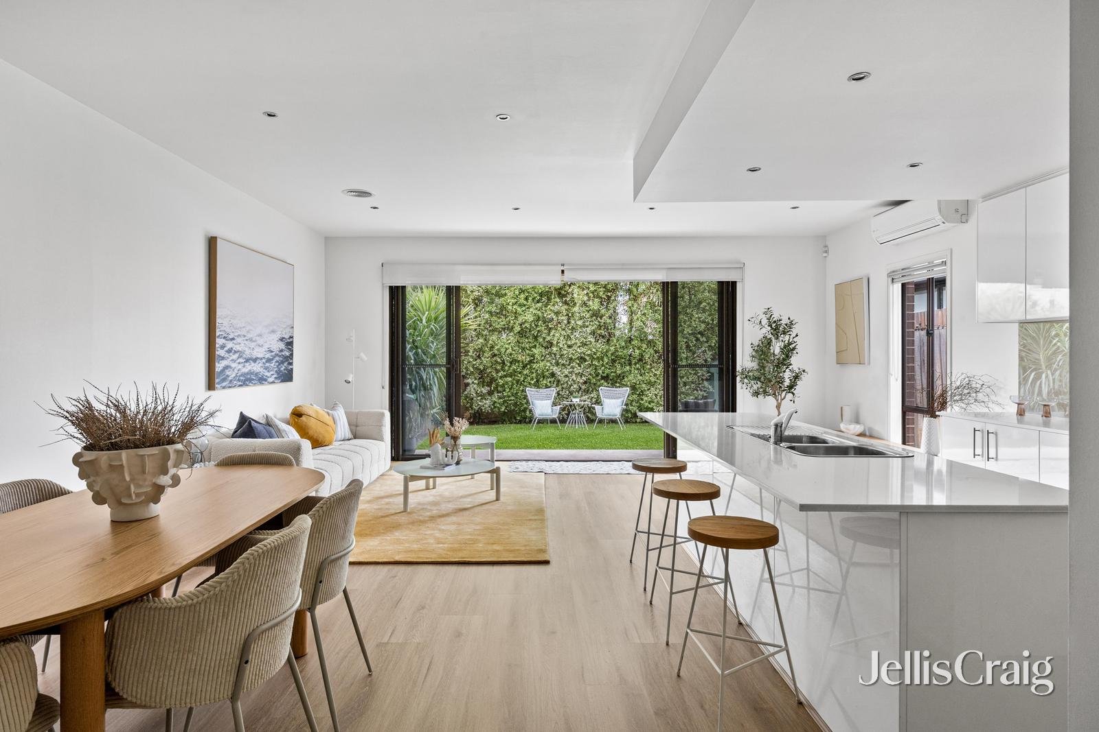 11 Derham Street, Spotswood image 2