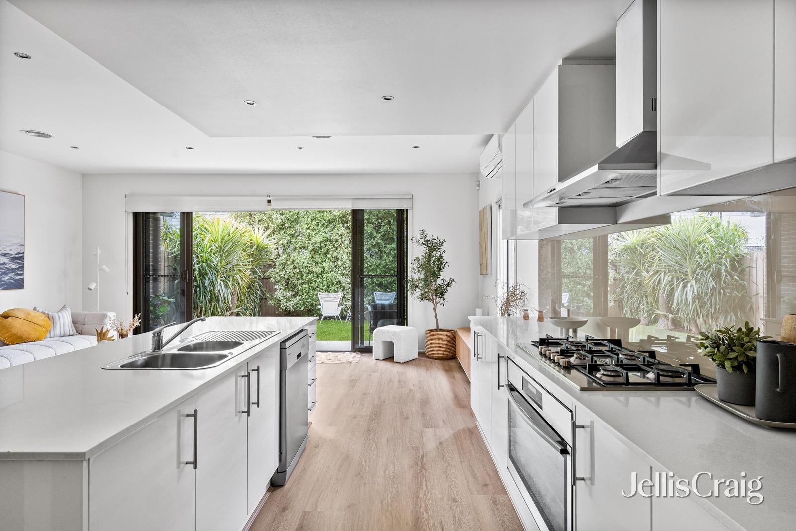 11 Derham Street, Spotswood image 4