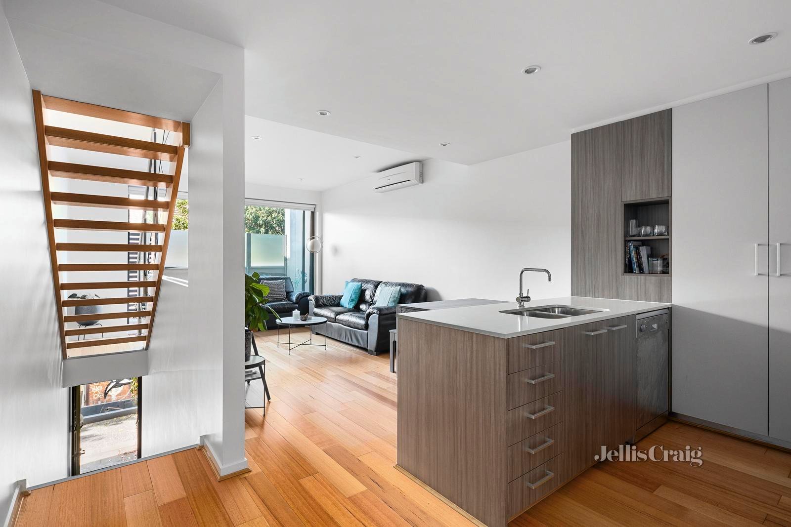 11 Dianella Walkway, Brunswick East image 5