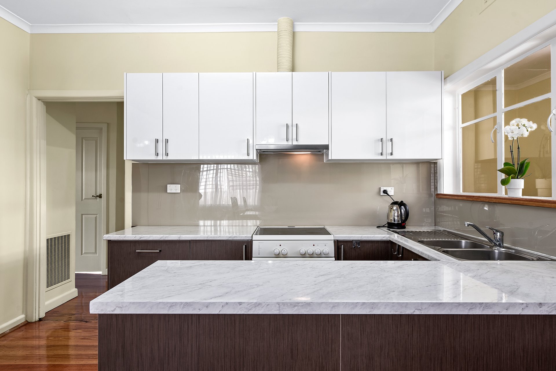 11 Dobell Street, Blackburn South image 6