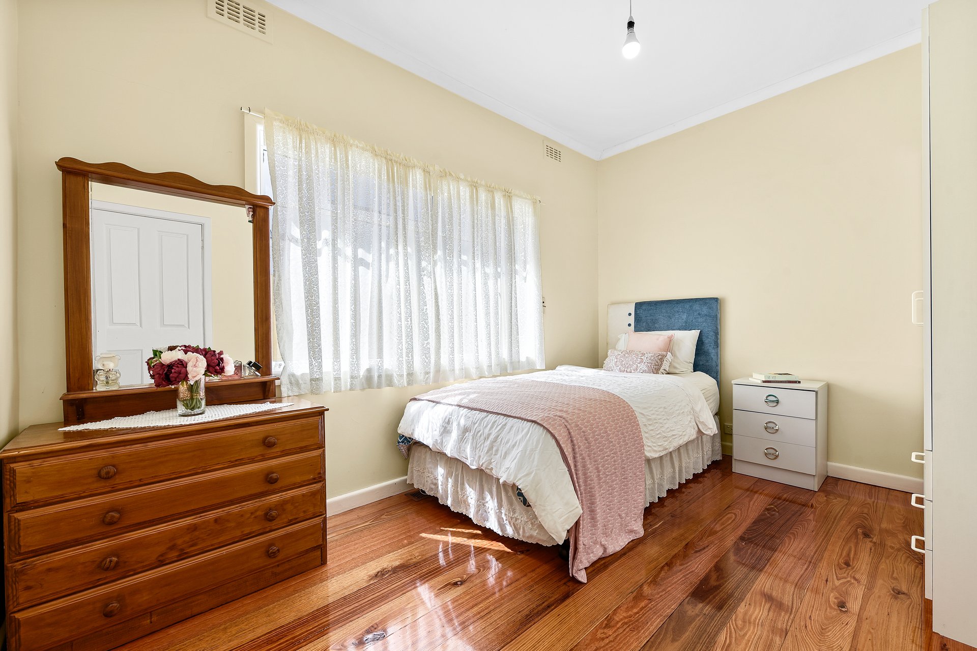 11 Dobell Street, Blackburn South image 12