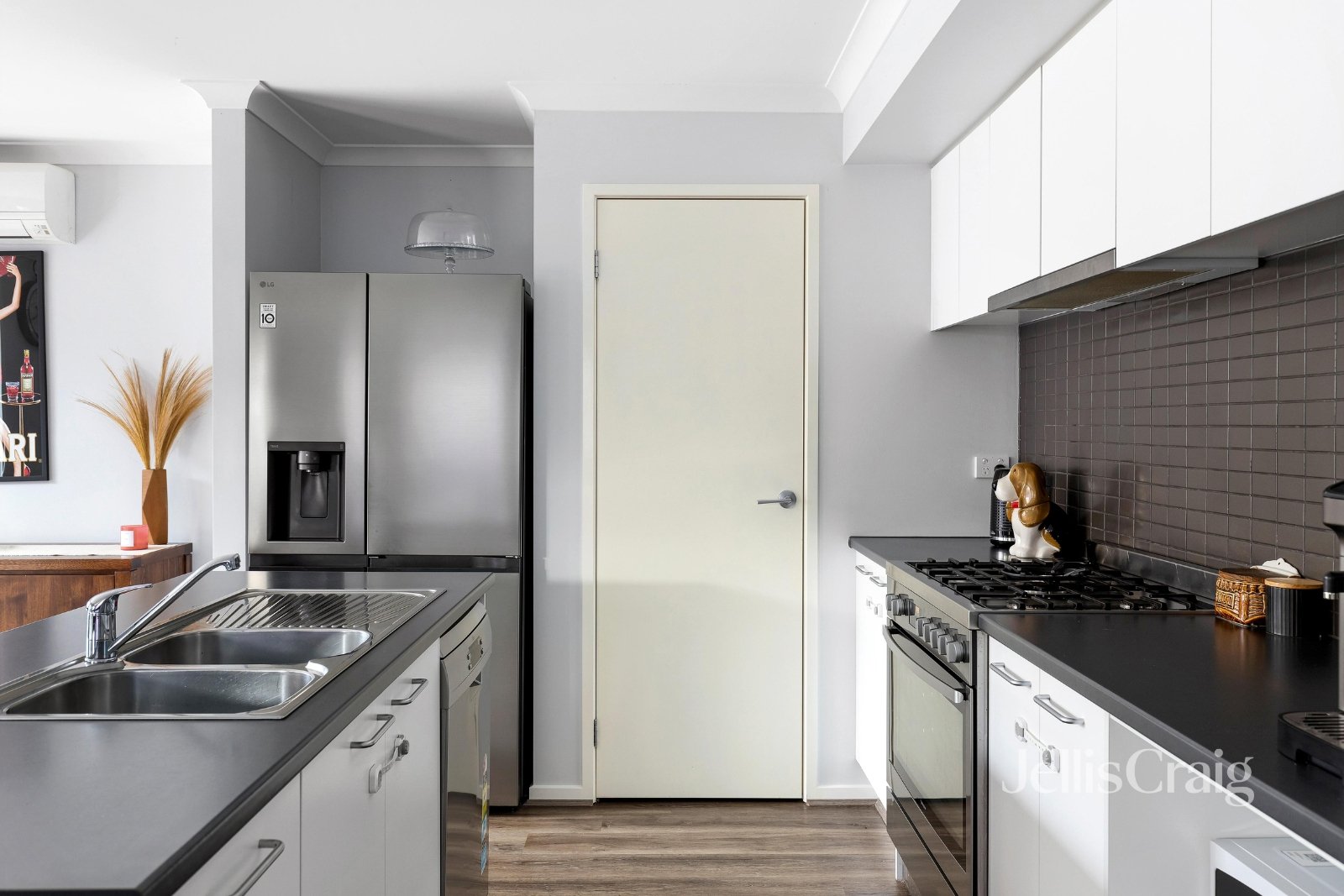 11 Dock Road, Doreen image 2