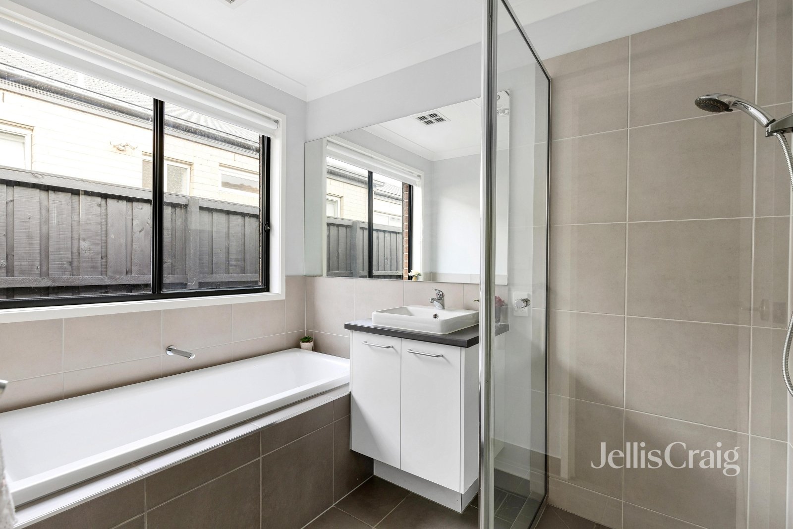 11 Dock Road, Doreen image 11