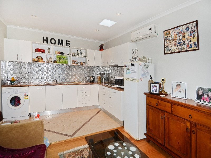 11 Drysdale Avenue, Newcomb image 2
