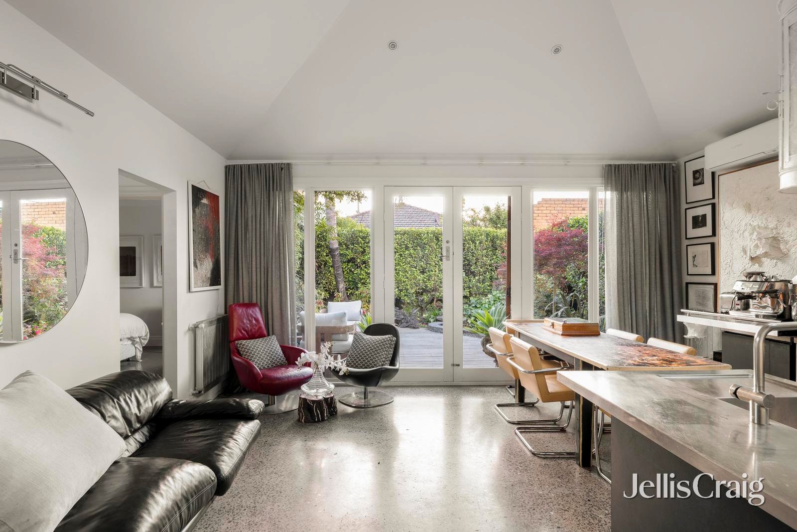 11 Dudley Street, Fitzroy North image 8