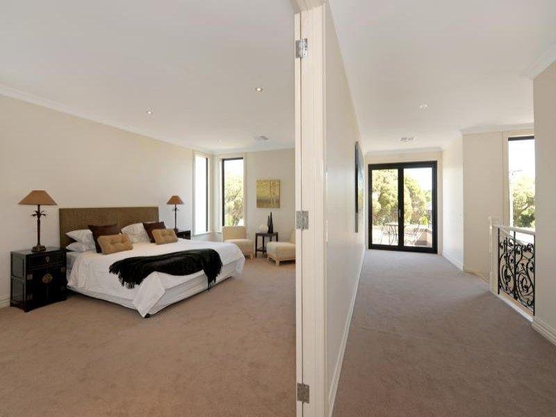 11 Dumblane Street, Balwyn North image 8