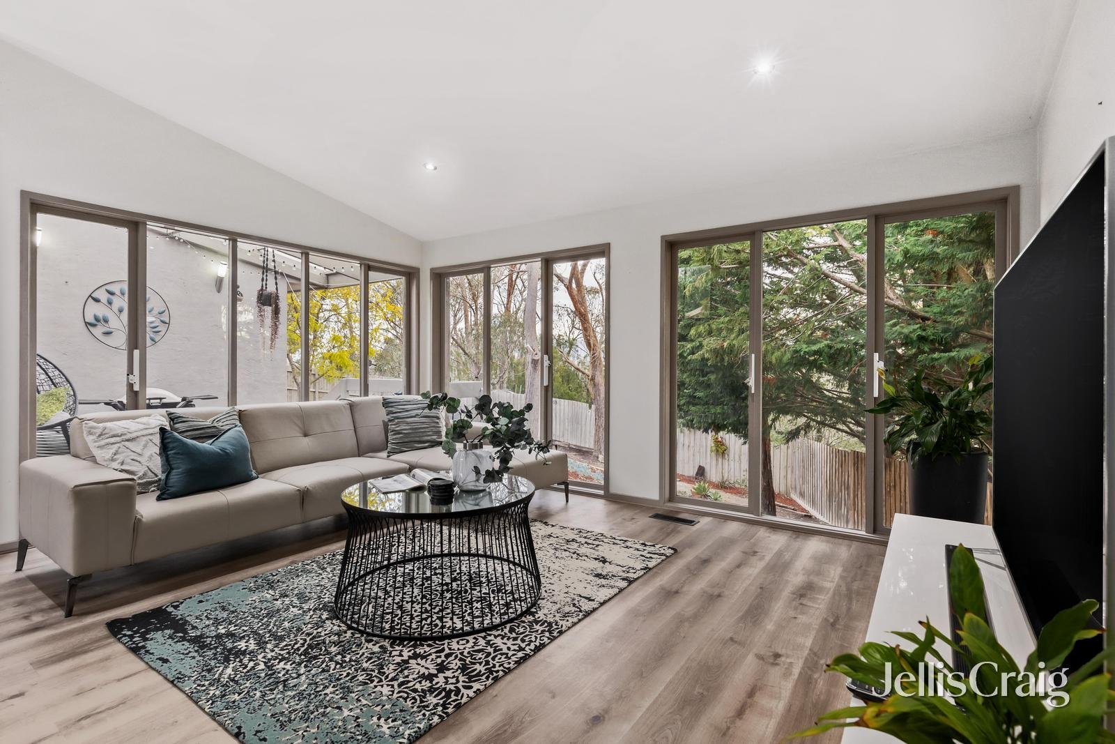 11 Elana Court, Croydon North image 7