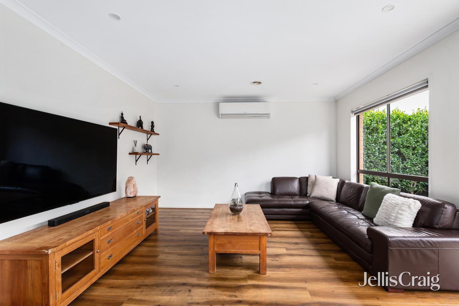11 Eldorado Loop, Mernda image 2