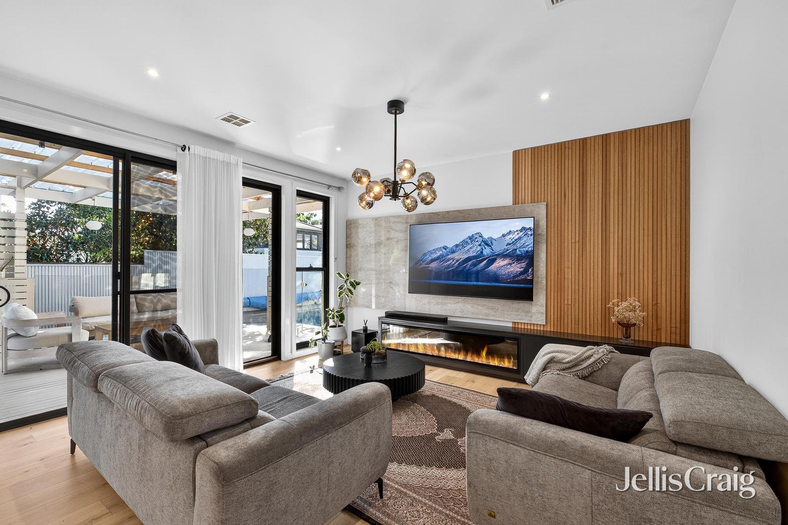 11 Elmington Avenue, Forest&nbsp;Hill image 3