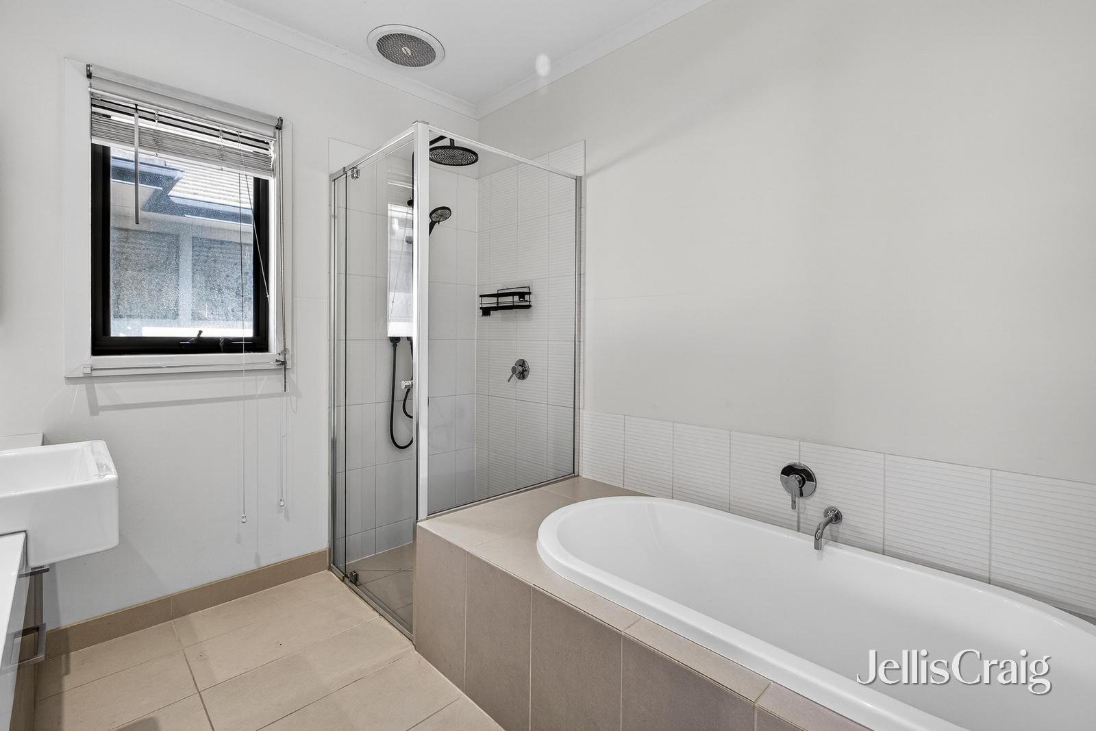 11 Elmington Avenue, Forest&nbsp;Hill image 8