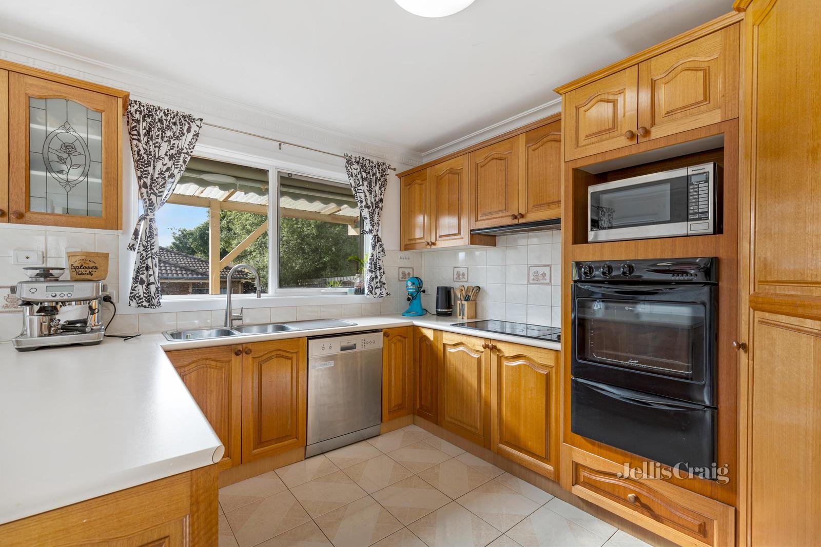 1/1 Emerald Street, Mount Waverley image 3