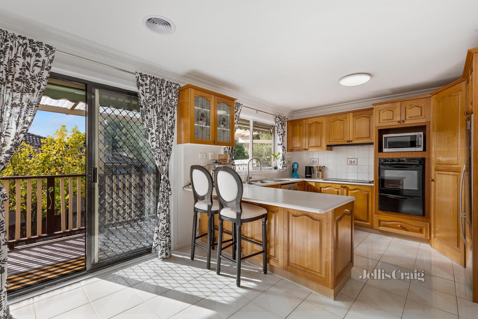 1/1 Emerald Street, Mount Waverley image 4