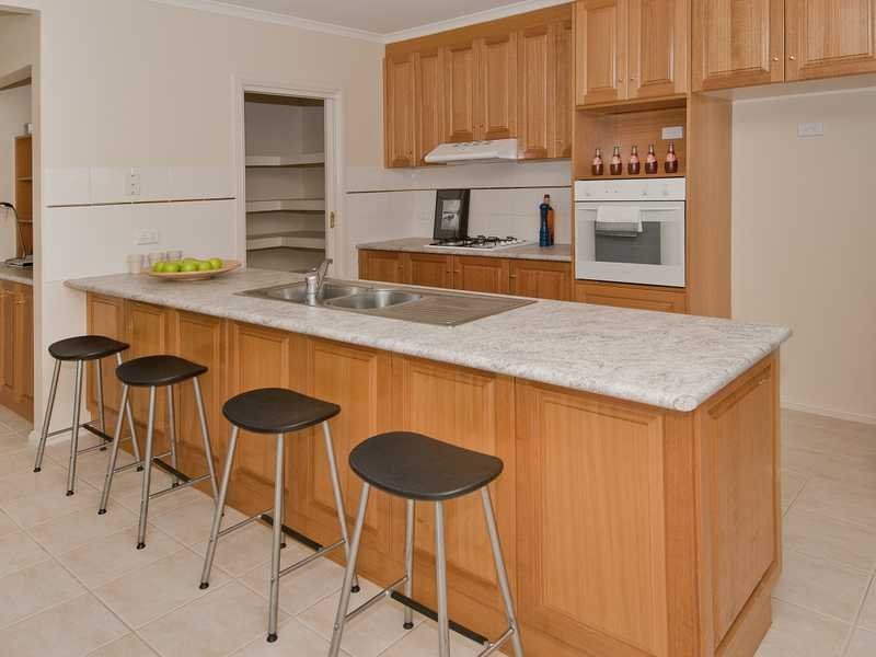 11 Ensby Street, East Geelong image 3