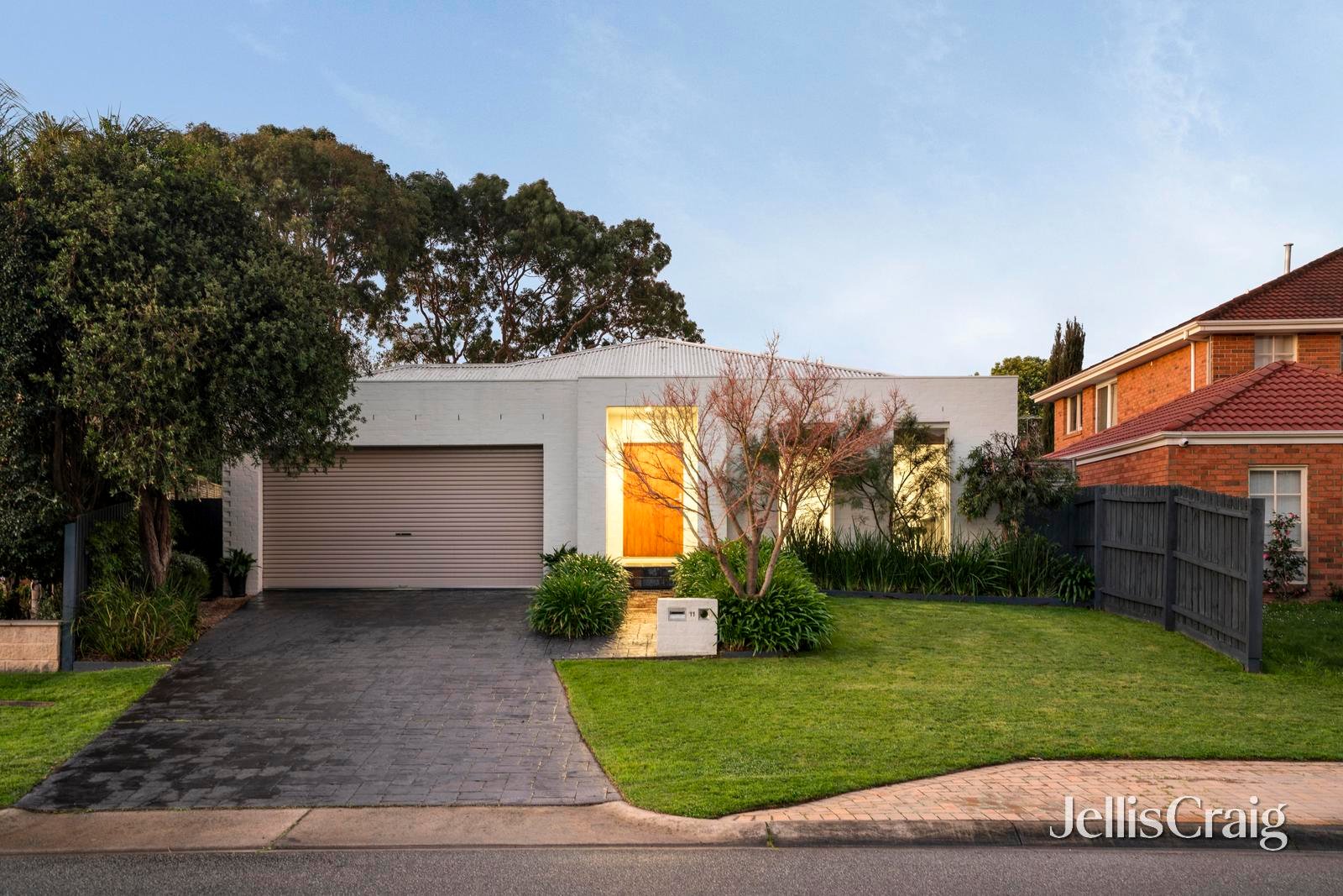 11 Epworth Court, Glen&nbsp;Waverley image 1