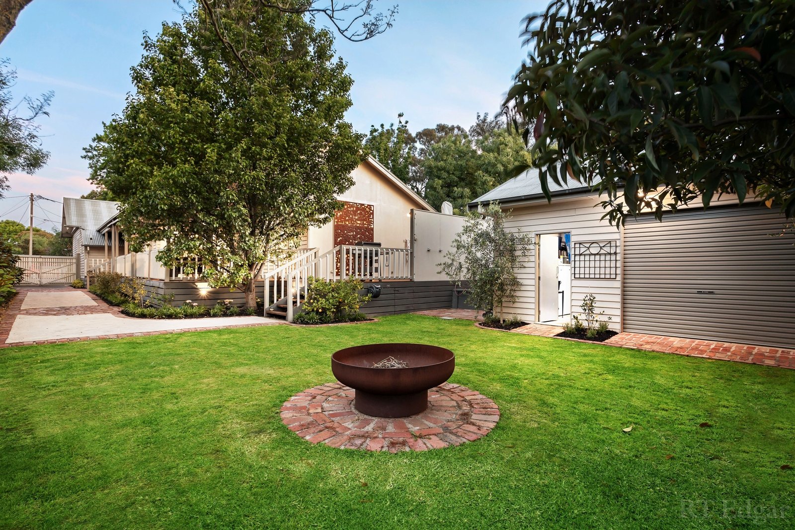Property Gallery Thumbnail 9