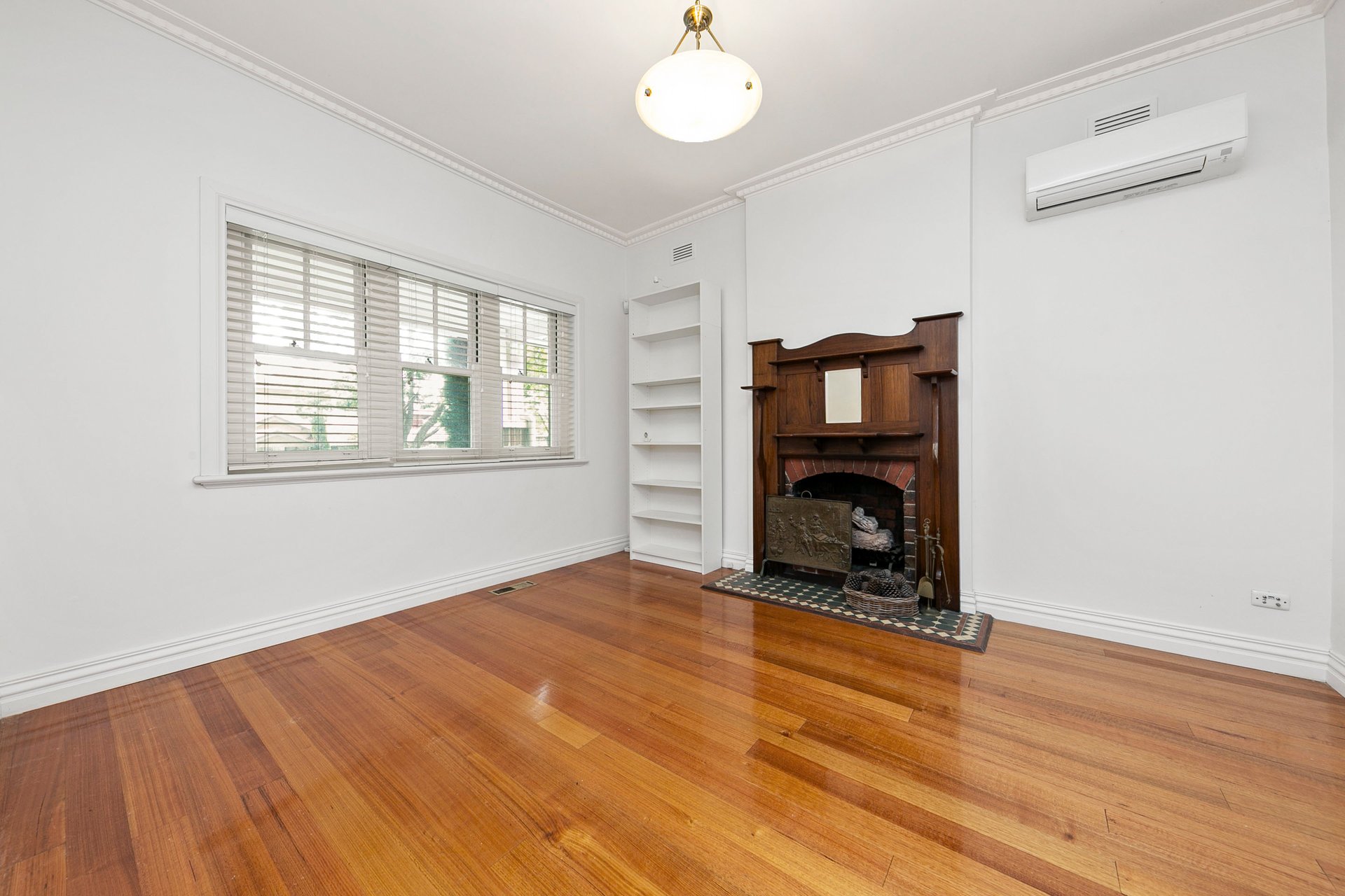 11 Fellows Street, Mitcham image 2