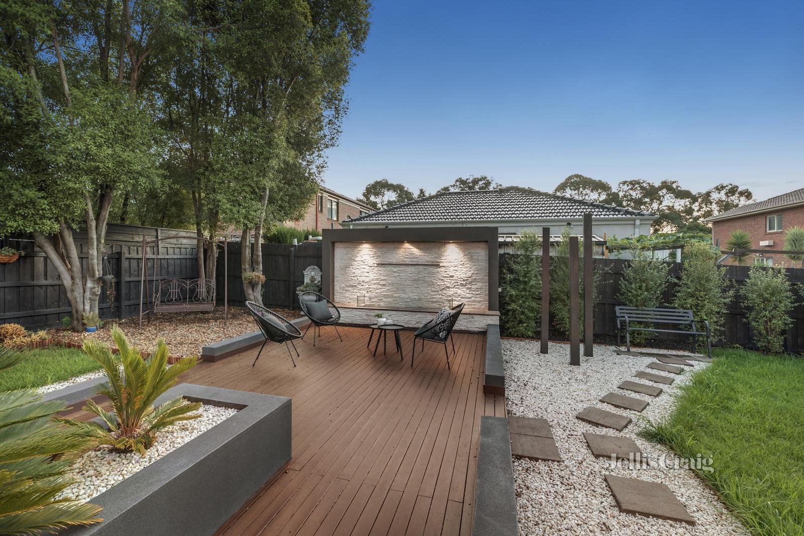 11 Fernhurst Drive, Glen Waverley image 18